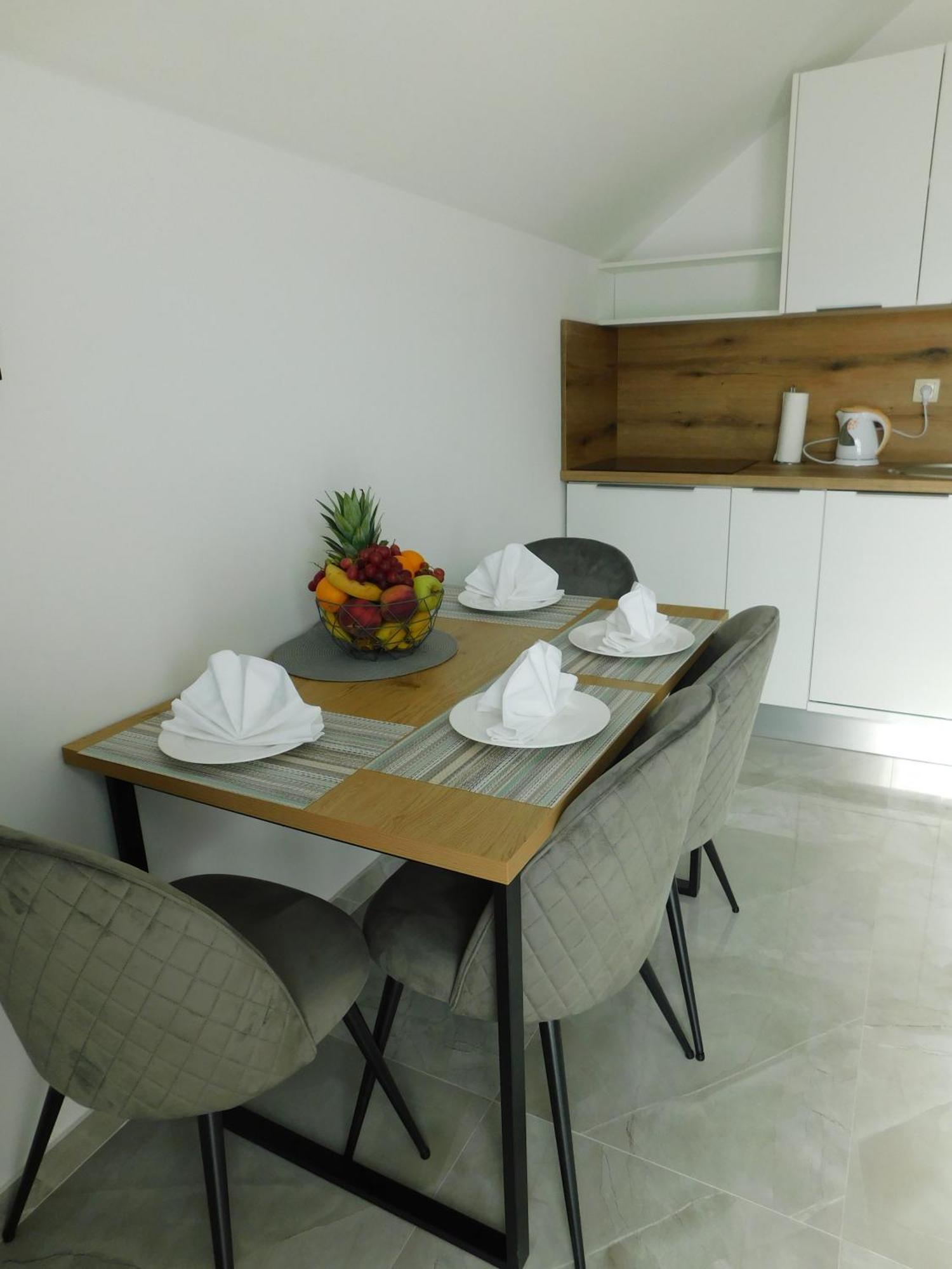 Apartman Nativis Otočac Eksteriør billede