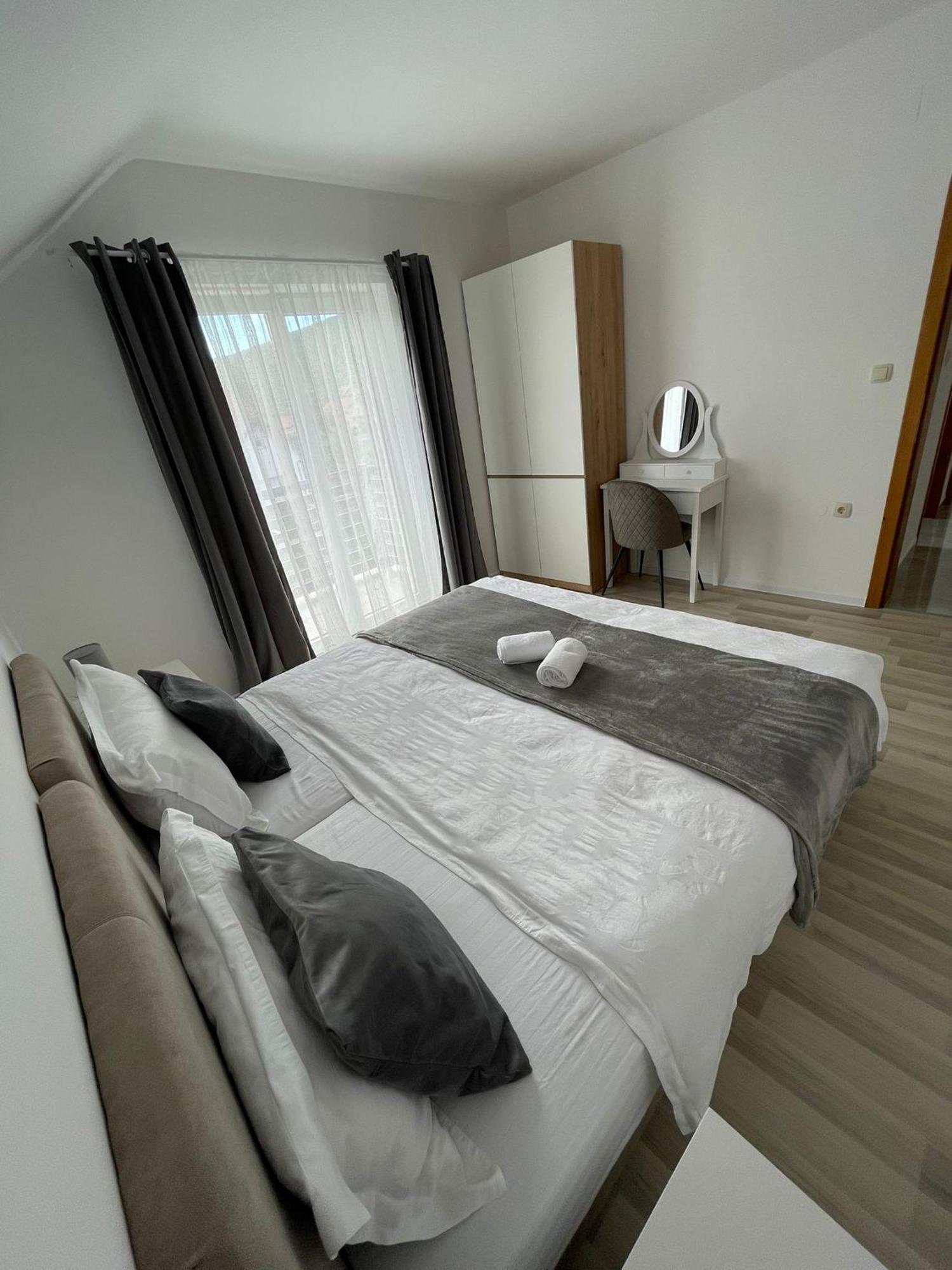 Apartman Nativis Otočac Eksteriør billede